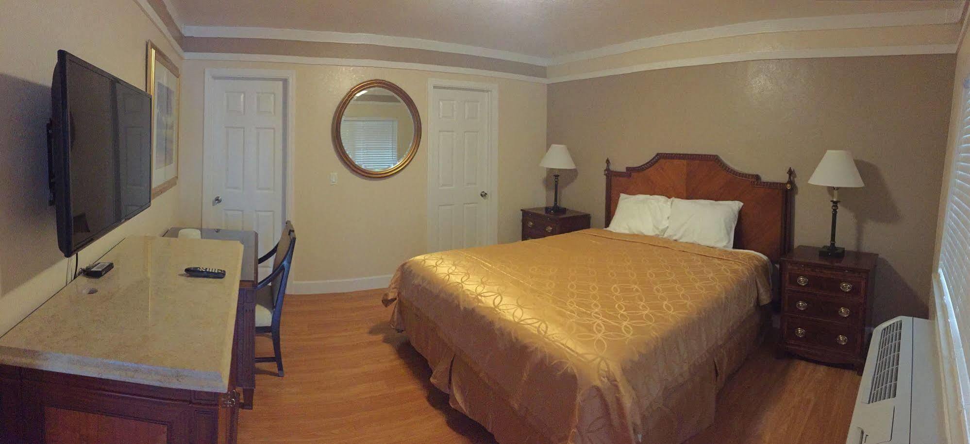 Wagon Wheel Motel Salinas Esterno foto