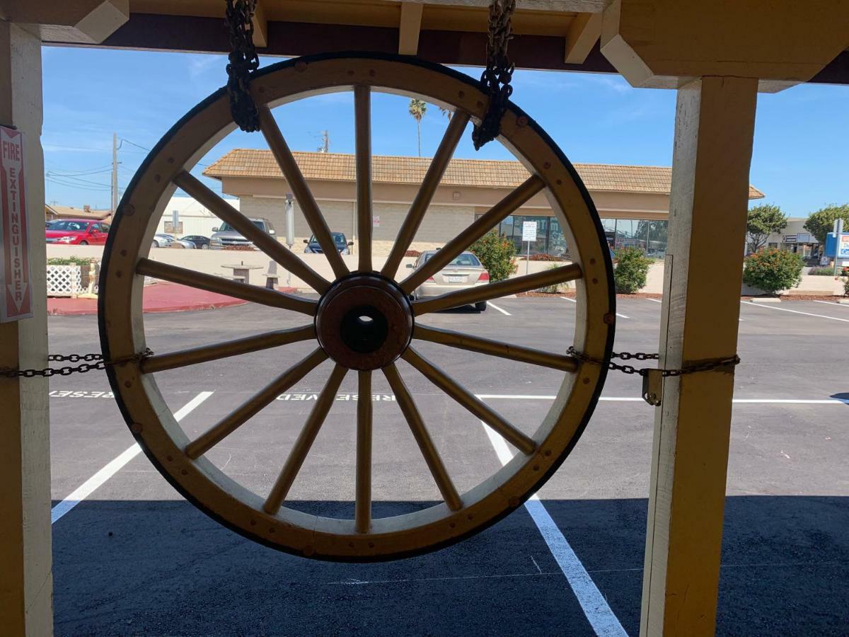 Wagon Wheel Motel Salinas Esterno foto