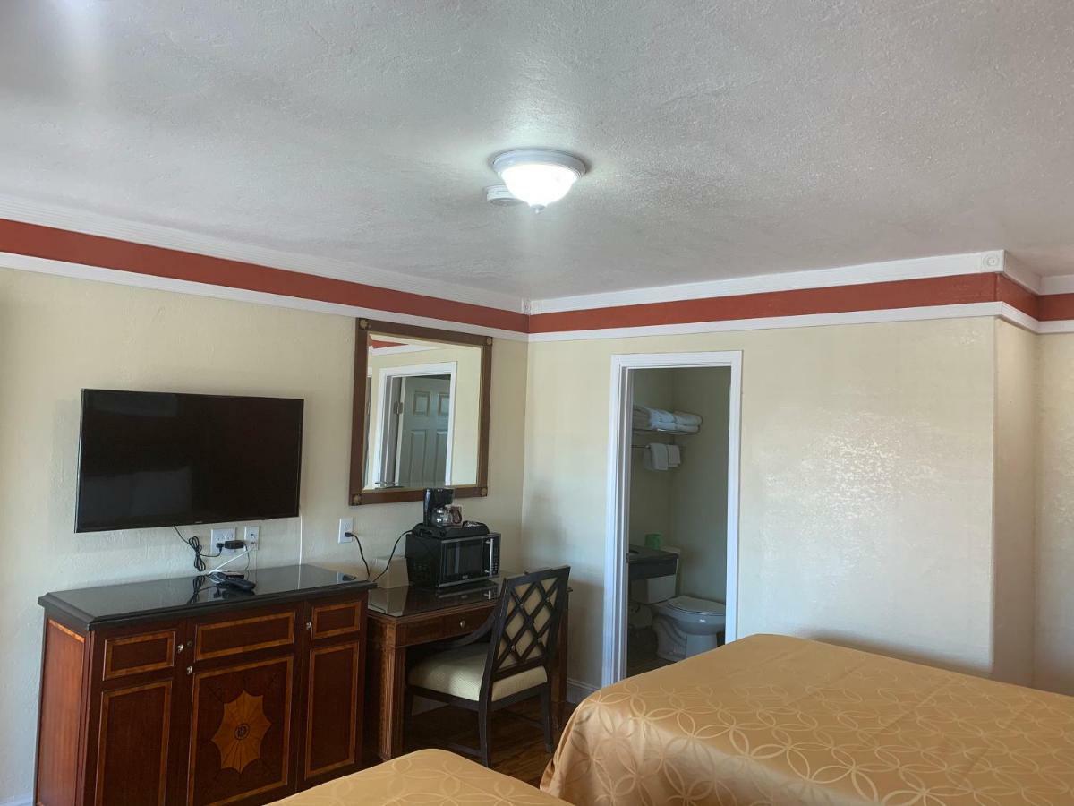 Wagon Wheel Motel Salinas Esterno foto